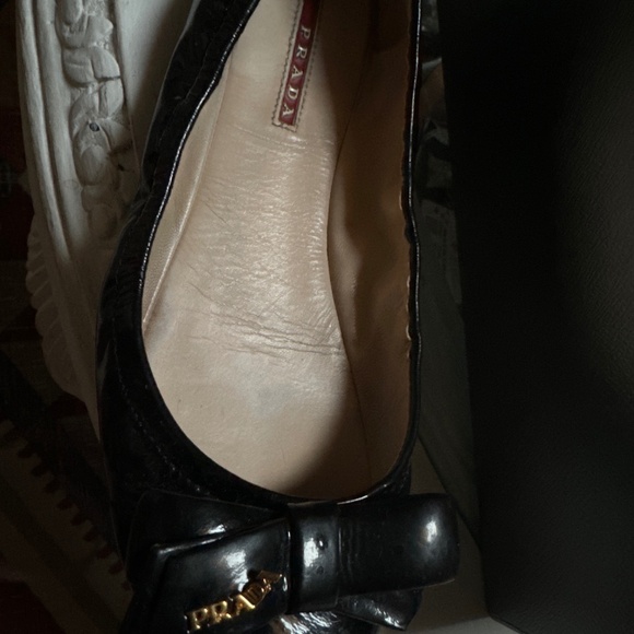 Prada - Picture 1 of 6